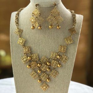 Gold tone vintage bib necklace and earrings